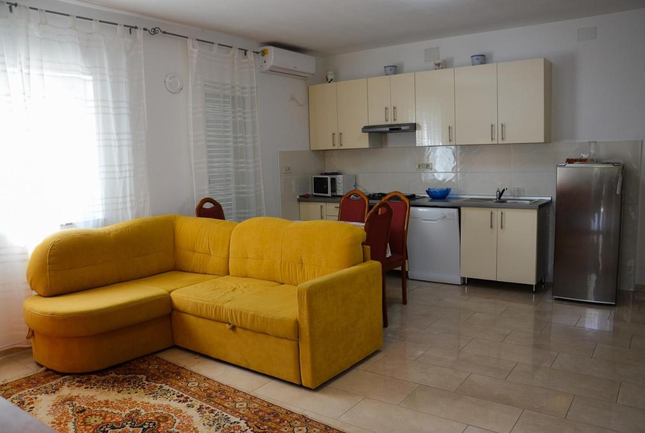 Apartman Zrina Ostro كلارجيفيكا المظهر الخارجي الصورة