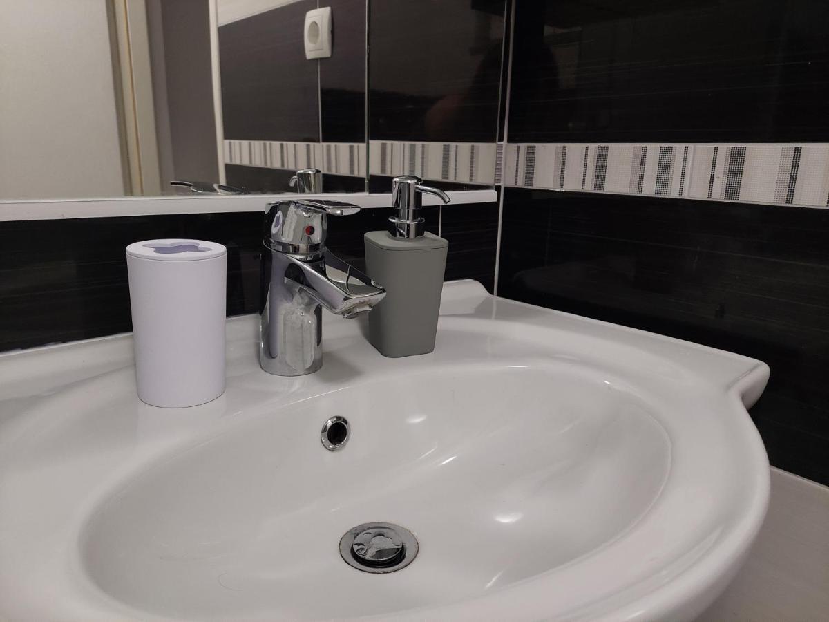 Apartman Zrina Ostro كلارجيفيكا المظهر الخارجي الصورة